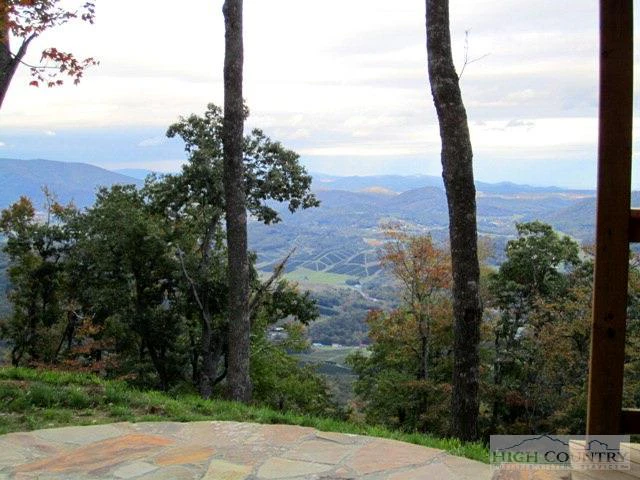 Image number 13 for the current listing