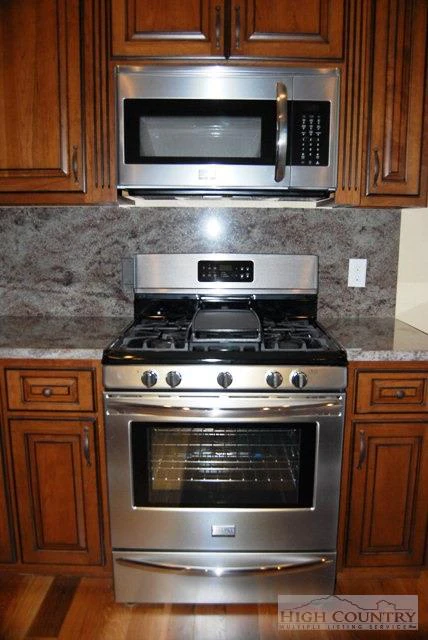 Image number 7 for the current listing