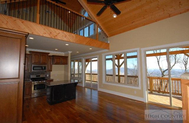 Image number 6 for the current listing