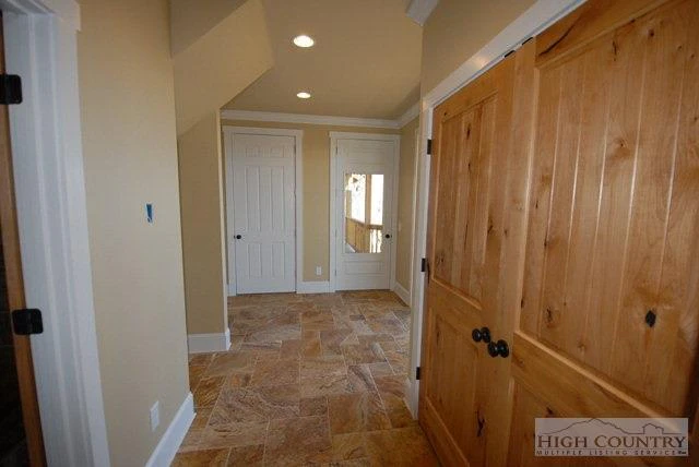 Image number 3 for the current listing