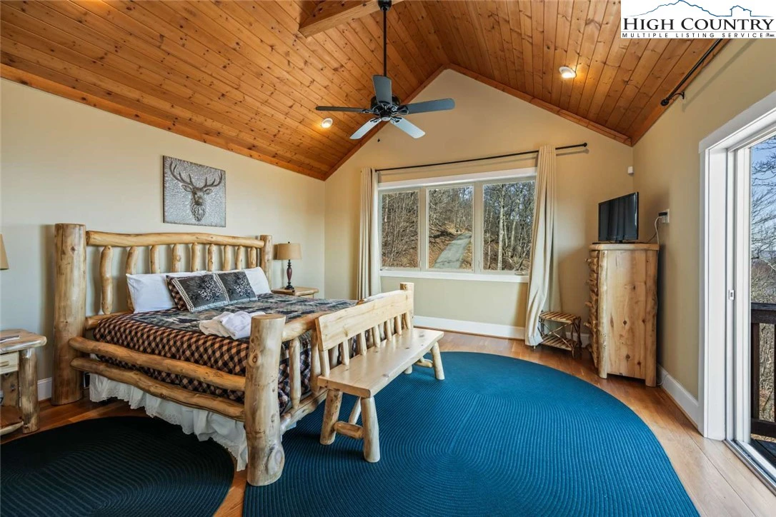 Image number 12 for the current listing