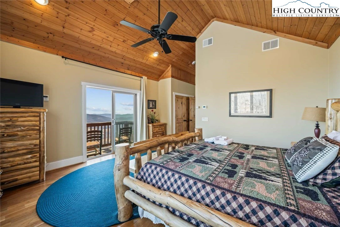 Image number 11 for the current listing