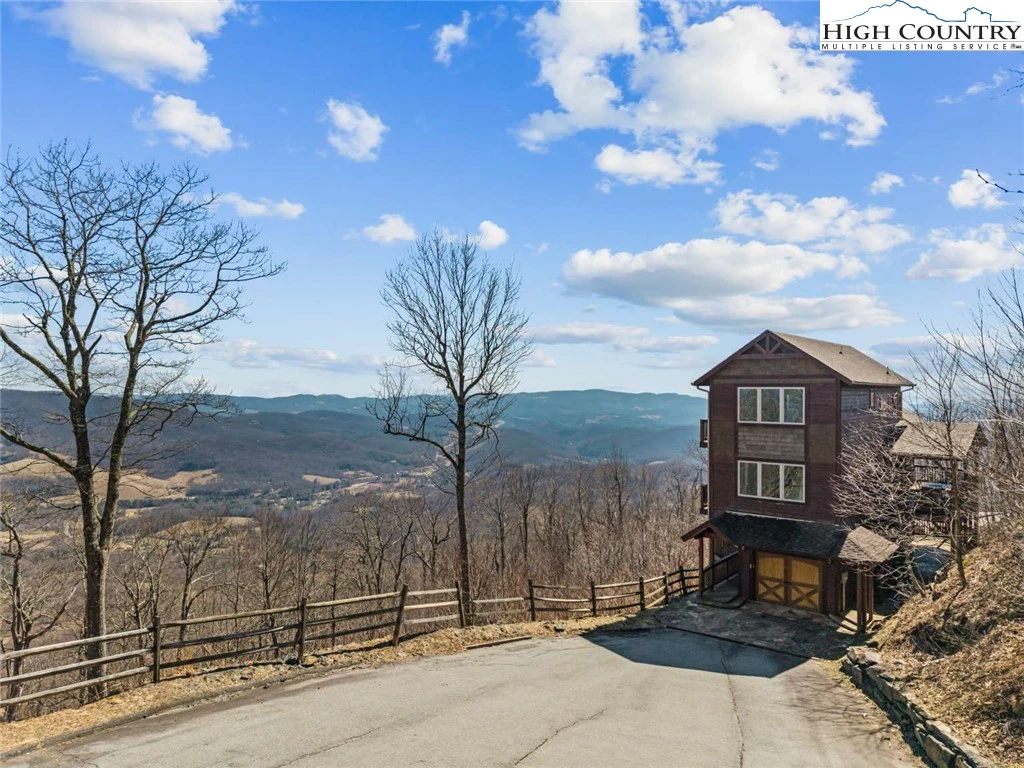 Image number 1 for the current listing