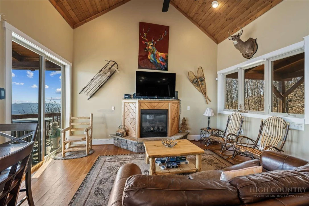 Image number 10 for the current listing