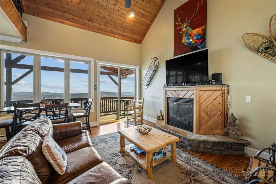 Image number 11 for the current listing
