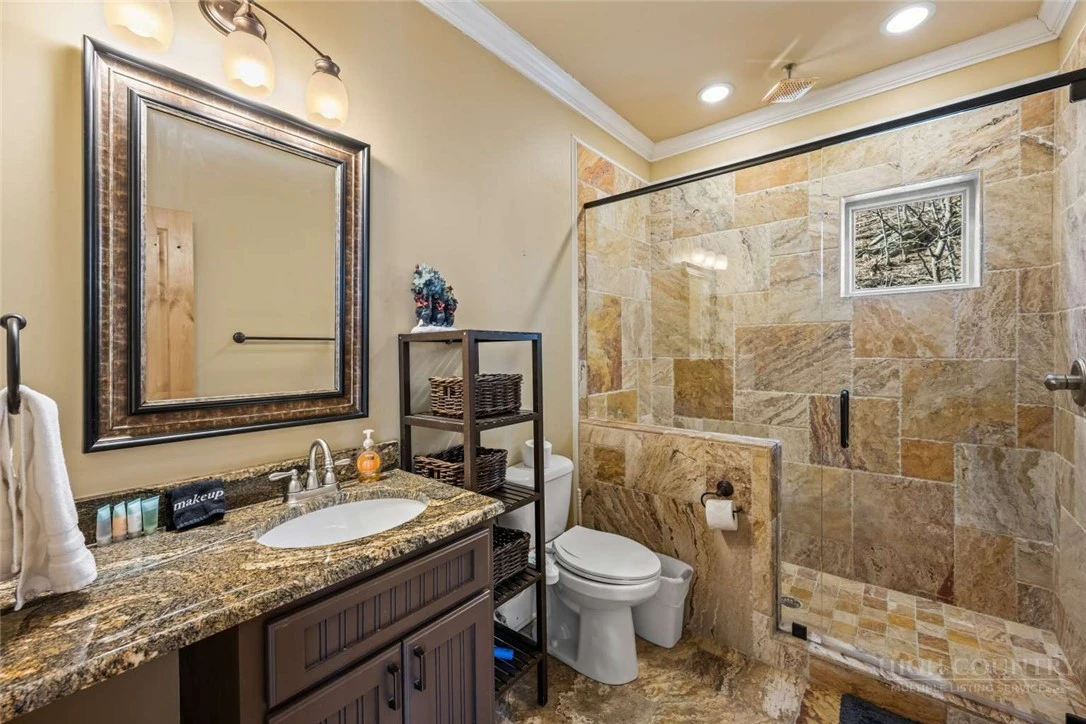 Image number 18 for the current listing