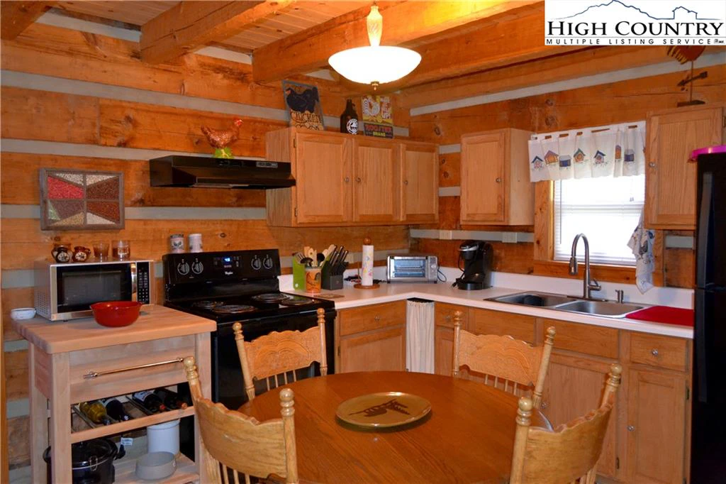 Image number 18 for the current listing