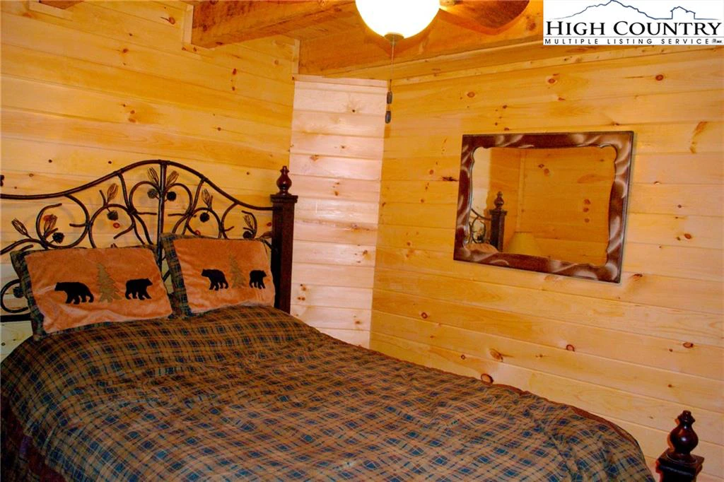 Image number 7 for the current listing