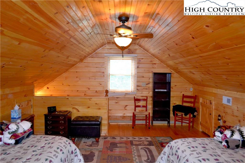 Image number 12 for the current listing