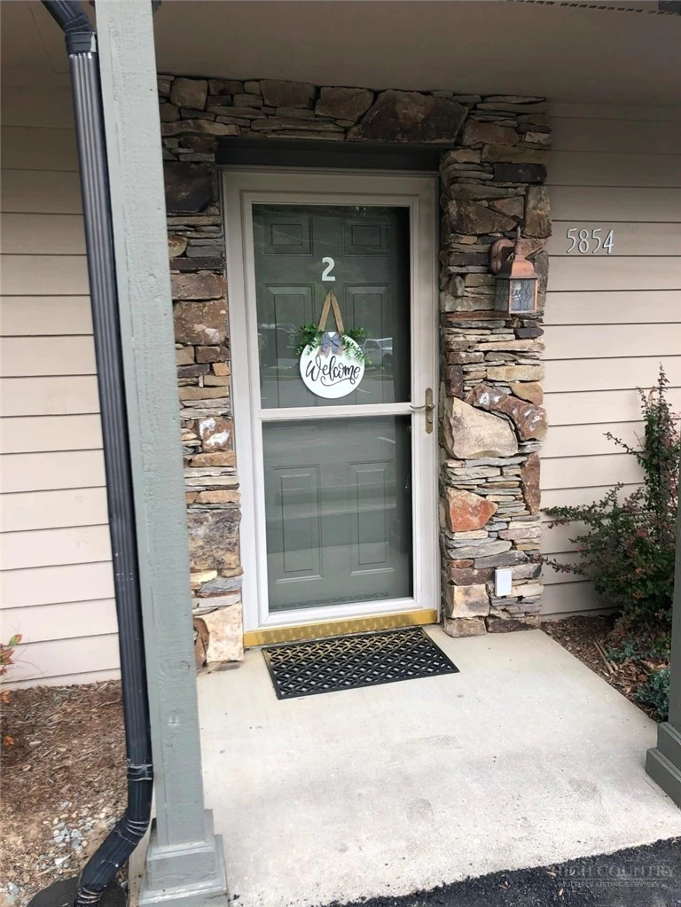 Image number 3 for the current listing