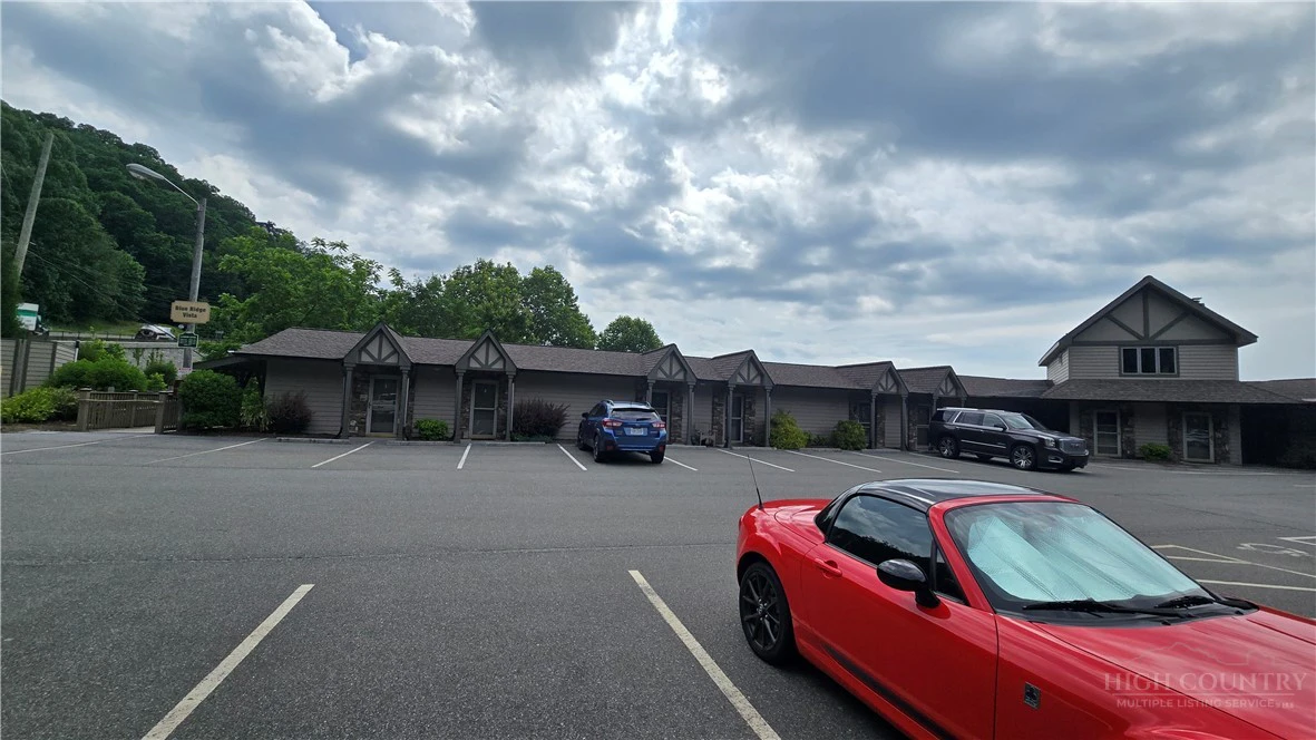 Image number 2 for the current listing