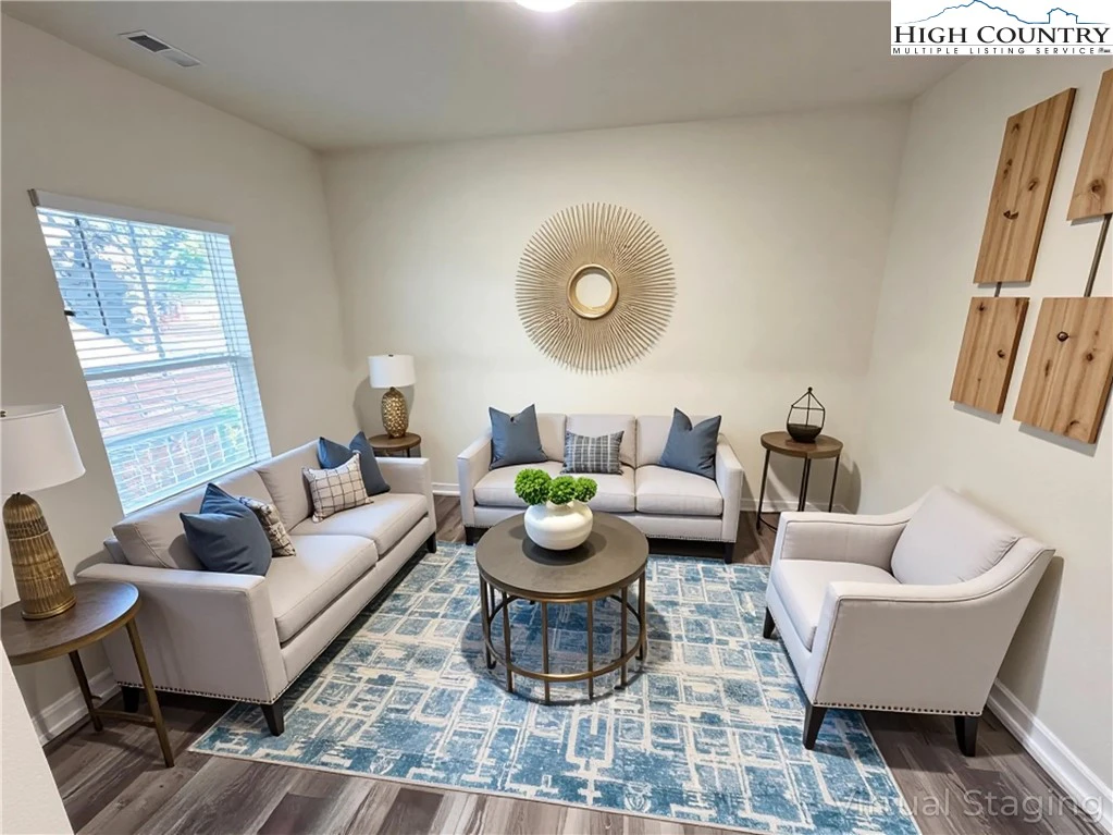 Image number 9 for the current listing