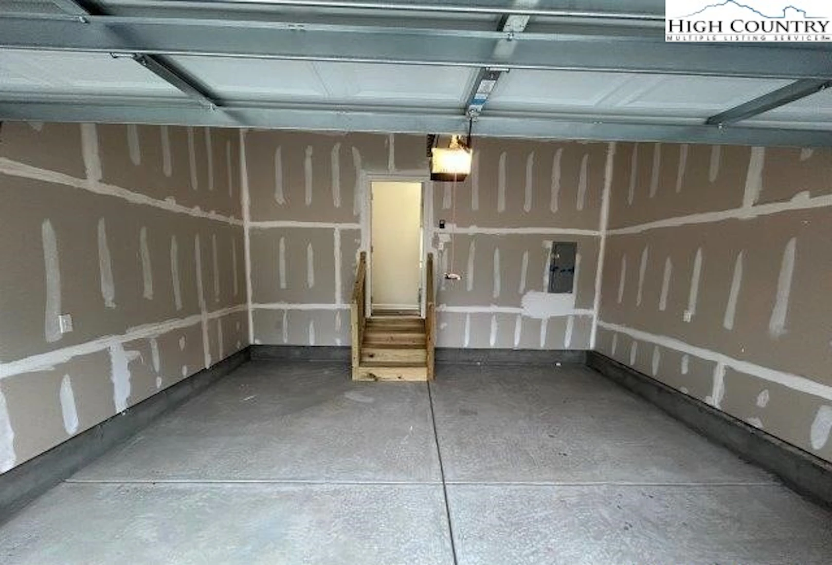 Image number 6 for the current listing