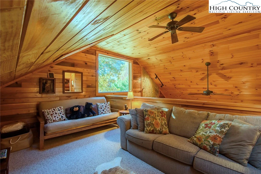 Image number 9 for the current listing