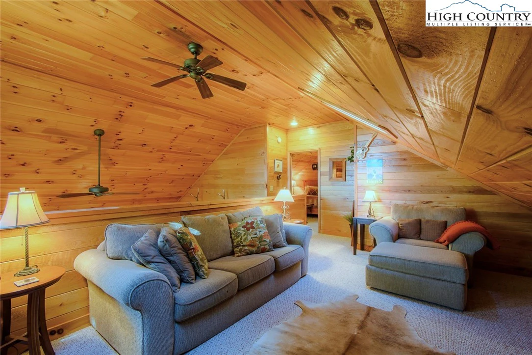 Image number 8 for the current listing