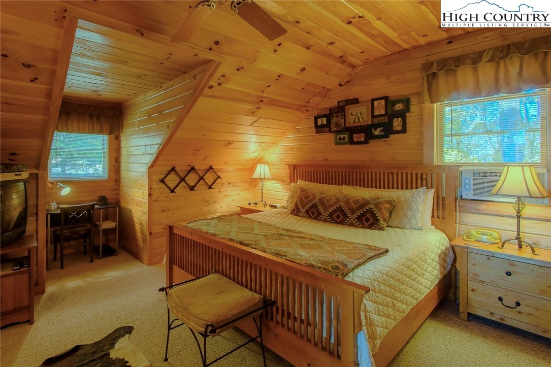 Image number 6 for the current listing