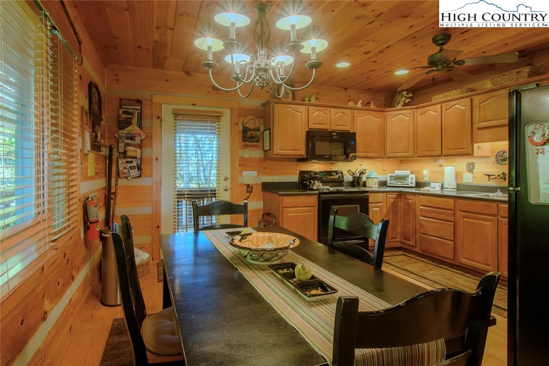 Image number 18 for the current listing