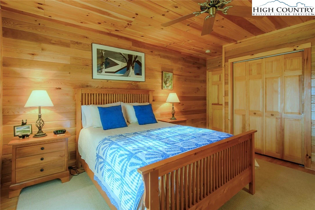 Image number 2 for the current listing