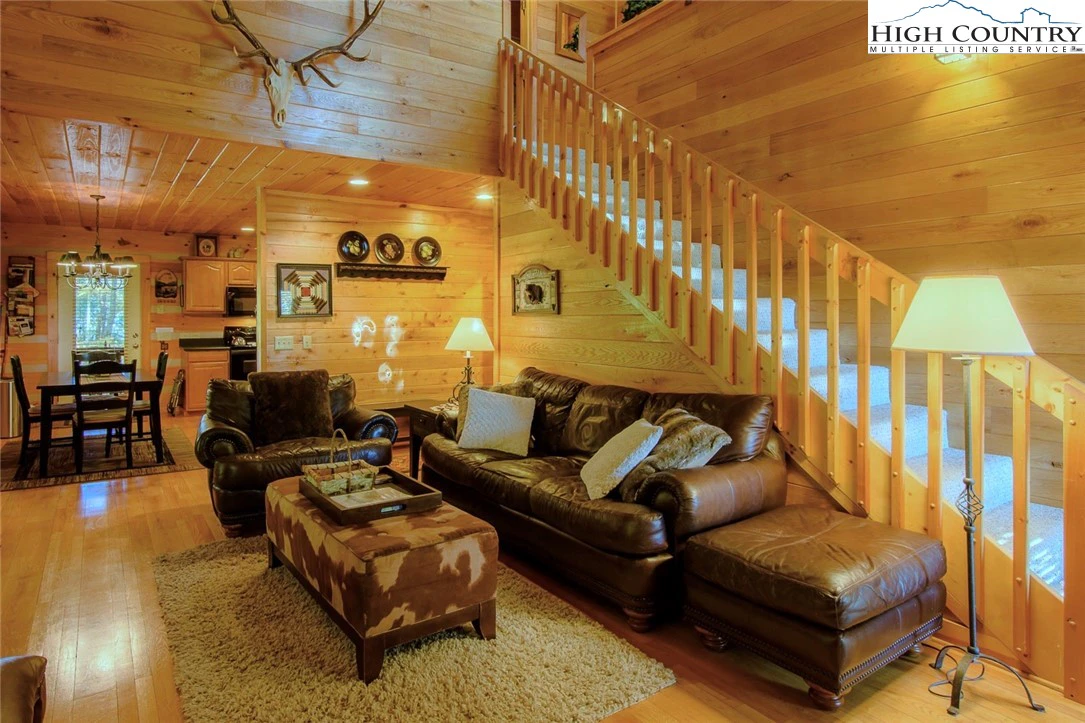 Image number 11 for the current listing