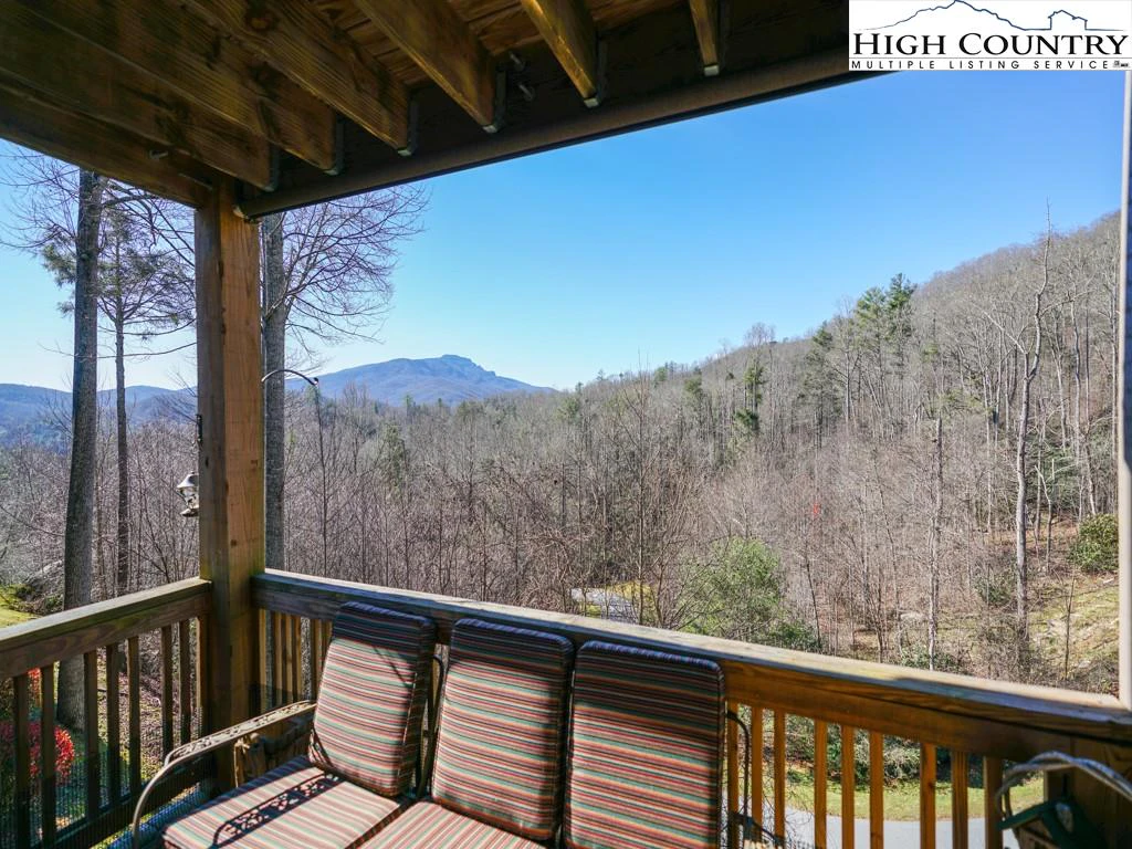 Image number 1 for the current listing