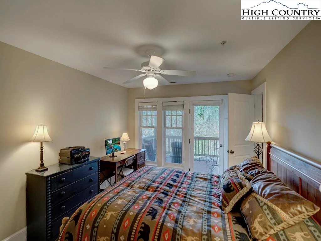 Image number 9 for the current listing