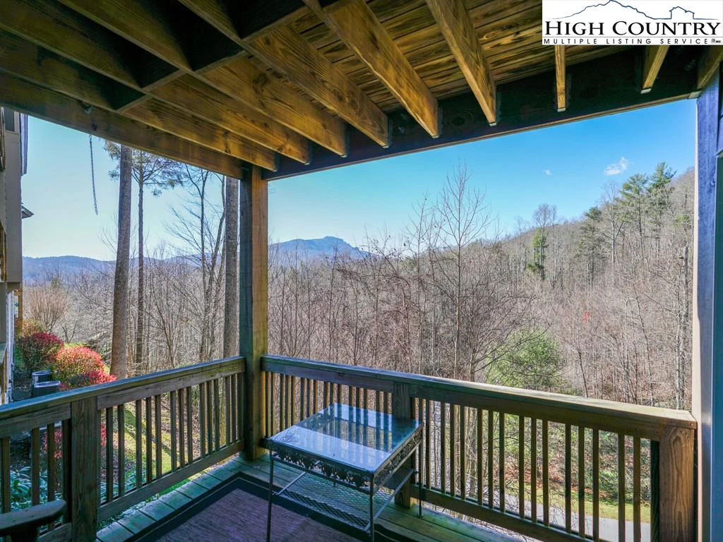 Image number 5 for the current listing