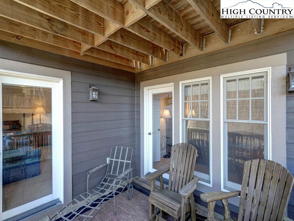 Image number 4 for the current listing