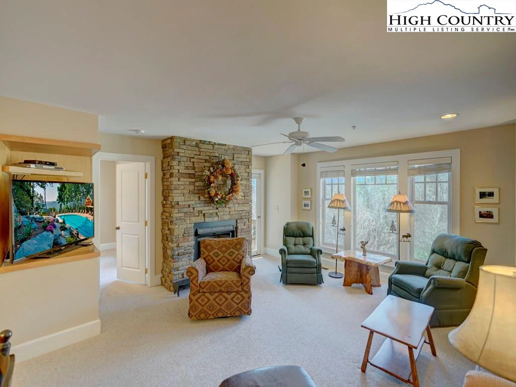 Image number 20 for the current listing