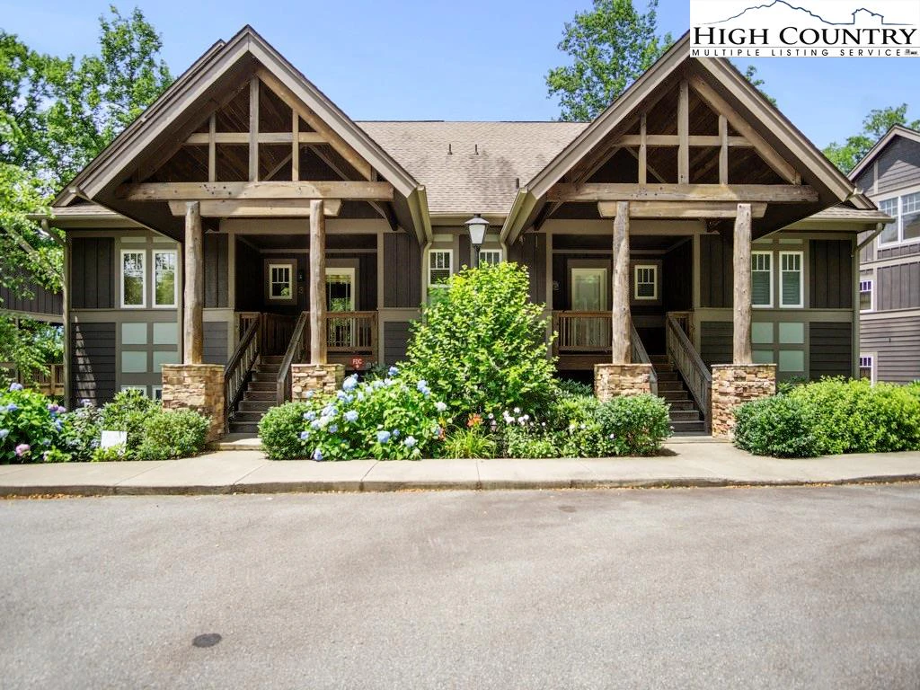 Image number 1 for the current listing