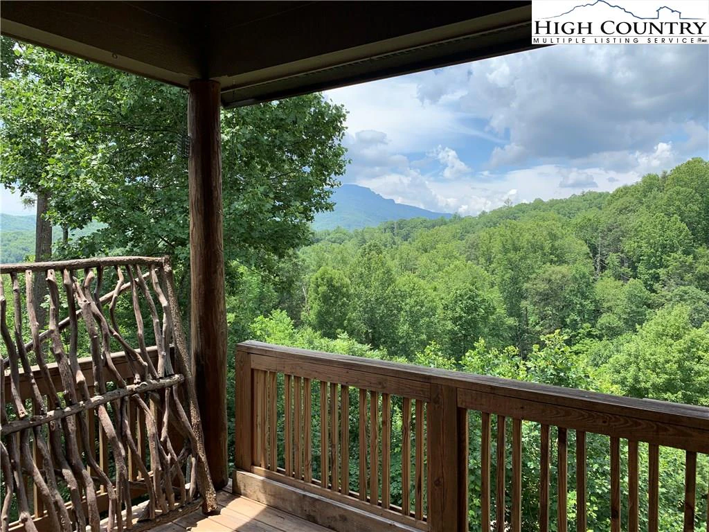 Image number 7 for the current listing