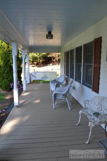 Image number 5 for the current listing