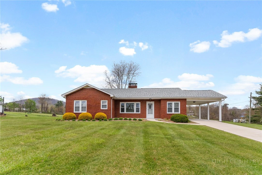 Image number 1 for the current listing