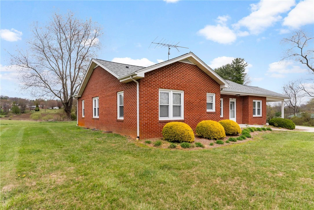 Image number 21 for the current listing