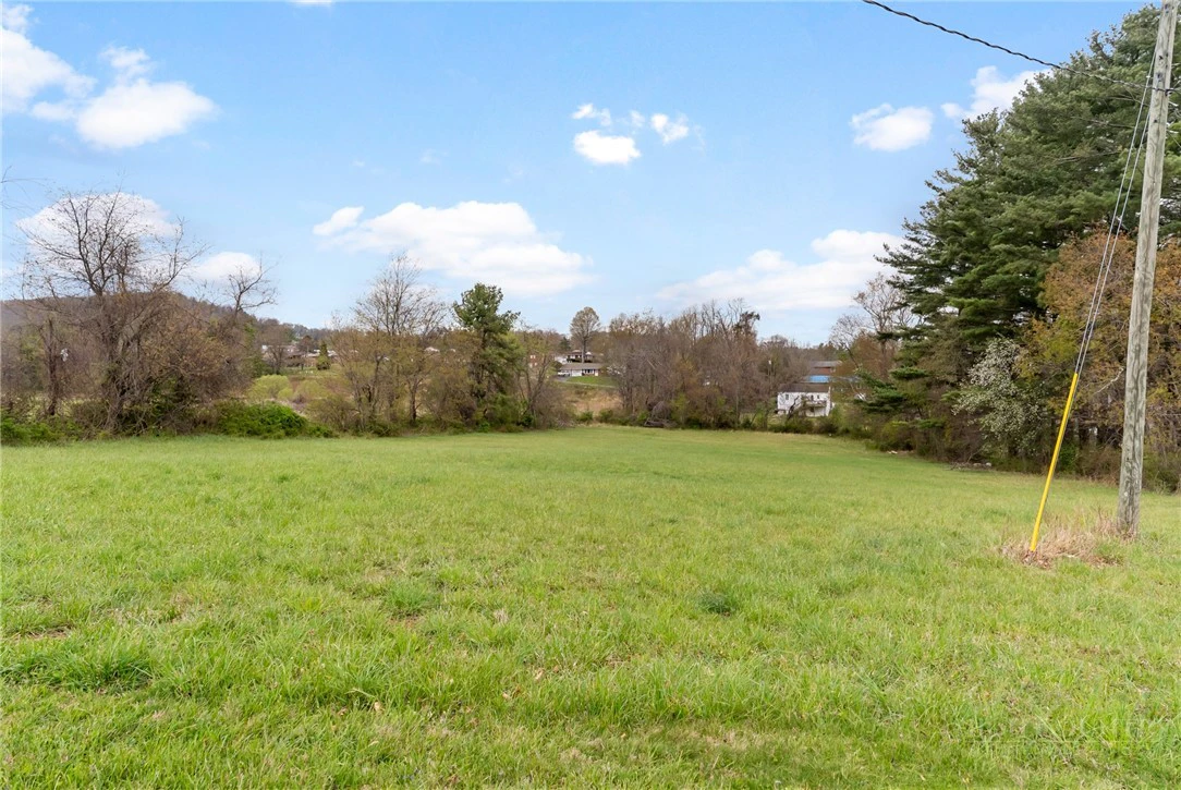 Image number 19 for the current listing