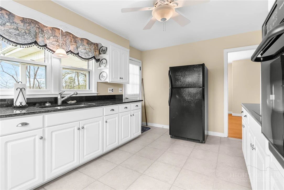 Image number 12 for the current listing