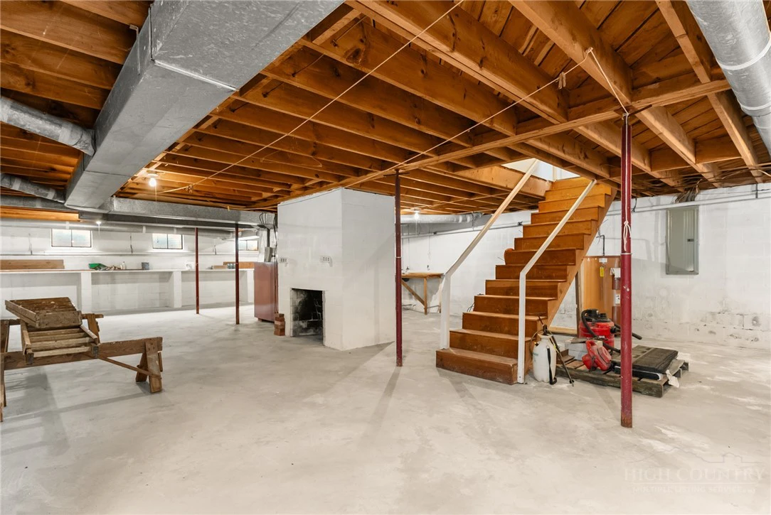 Image number 5 for the current listing
