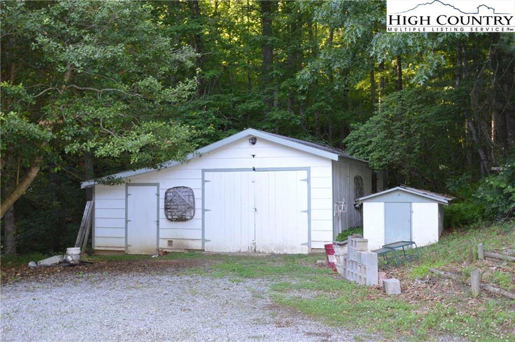 Image number 9 for the current listing