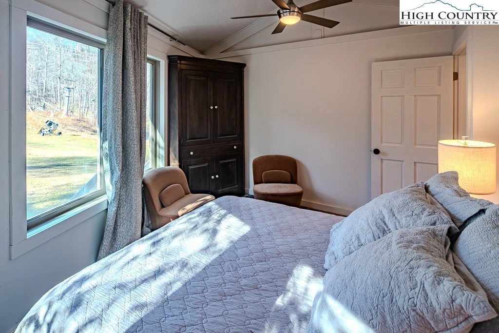 Image number 7 for the current listing