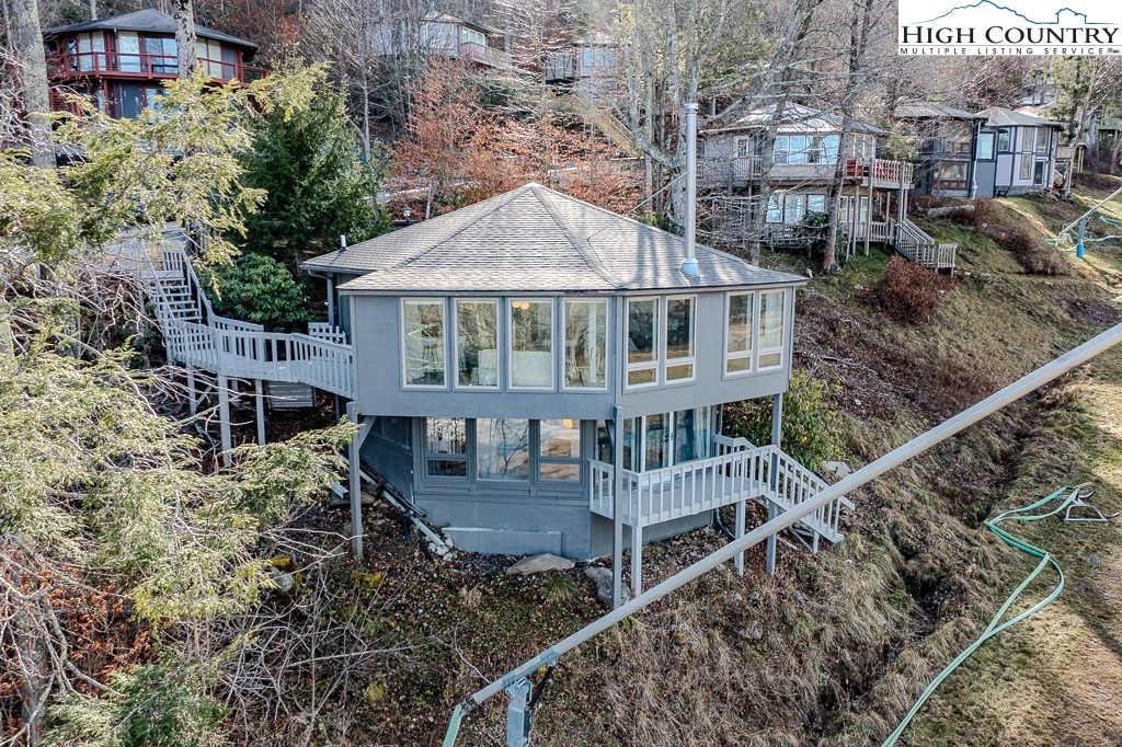 Image number 1 for the current listing