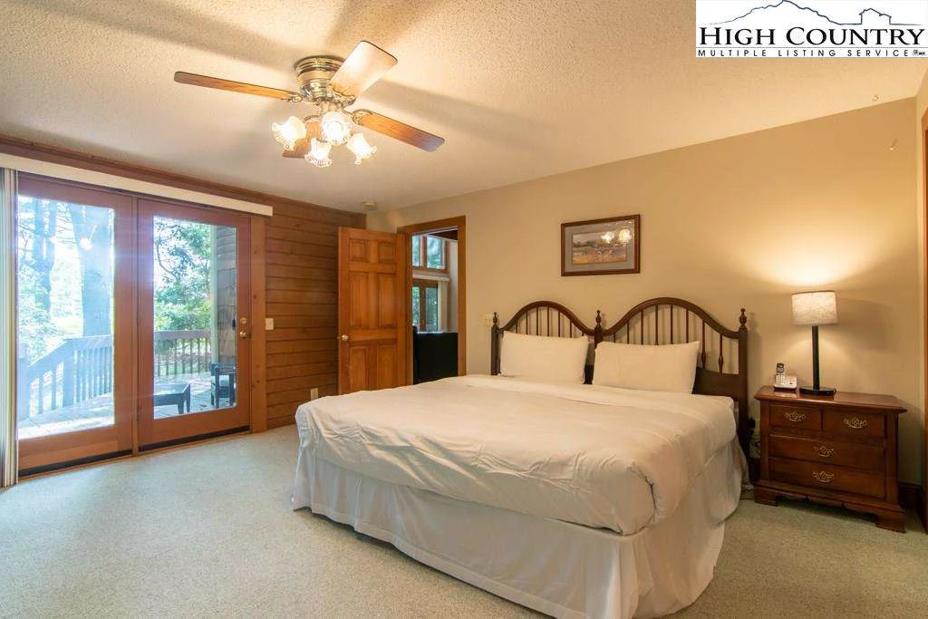 Image number 5 for the current listing