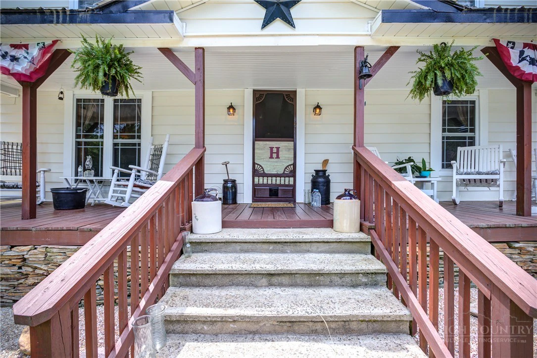 Image number 4 for the current listing