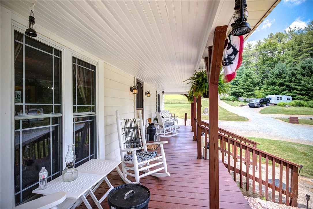 Image number 6 for the current listing