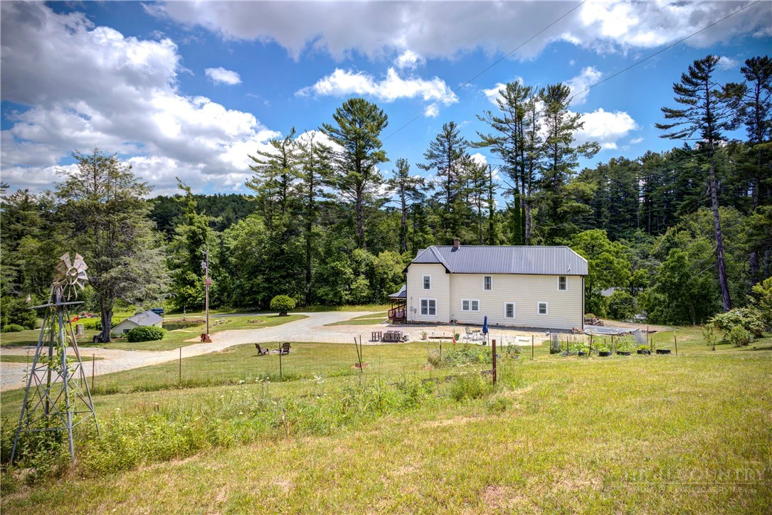 Image number 17 for the current listing