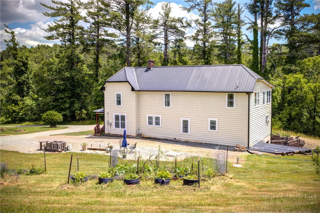 Image number 18 for the current listing