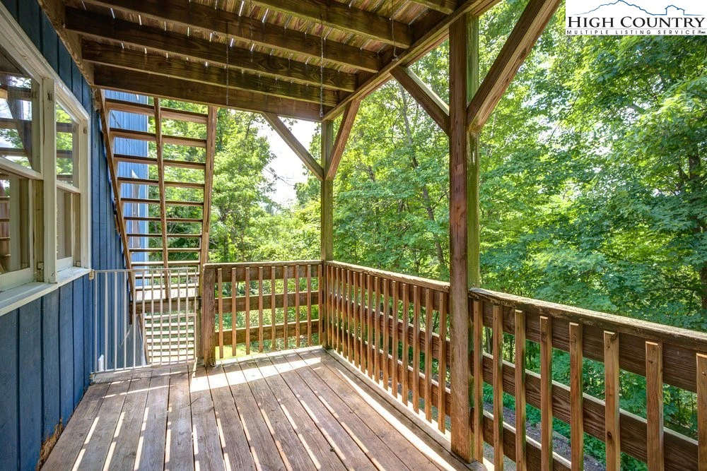 Image number 3 for the current listing