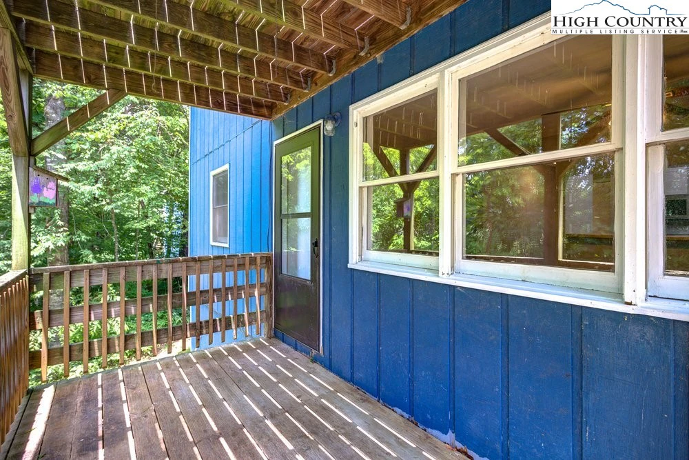 Image number 4 for the current listing