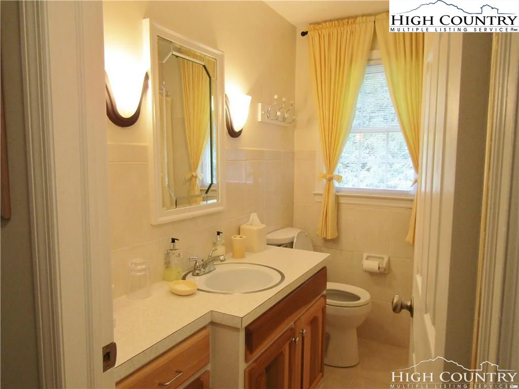 Image number 12 for the current listing