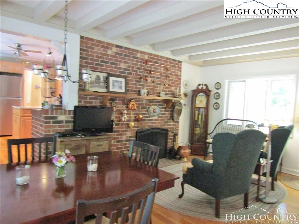Image number 20 for the current listing