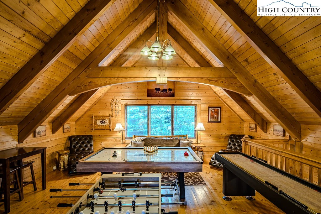Image number 4 for the current listing