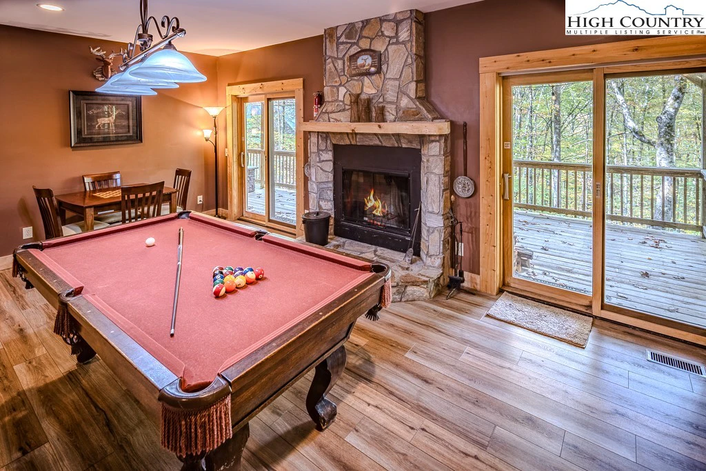 Image number 12 for the current listing